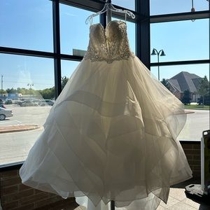 Allure 3315 wedding dress